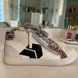 Dolce Vita Fashion Sneaker